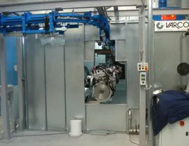 Particolare dell'ingresso in cabina dei motori da trattare