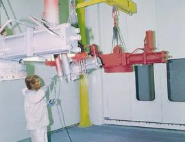 Cabina di verniciatura a liquido pressurizzata con sistema di sollevamento e abbassamento pezzi