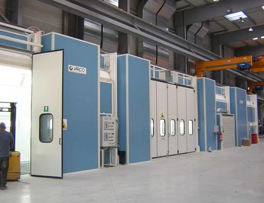 Pressurized painting-drying booth with front and side openings