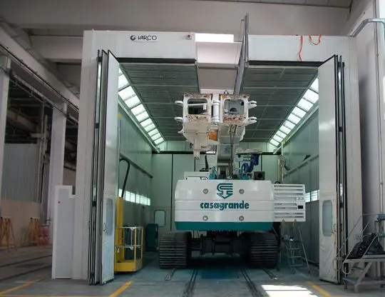 First stage of the pressurized booth for painting and drying large machinery