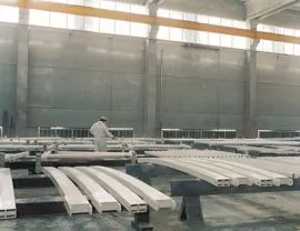 Capannone adibito alla verniciatura di grosse strutture metalliche