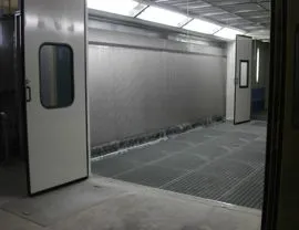 Cabina a velo d'acqua con vasca interrata, installata in cabina pressurizzata