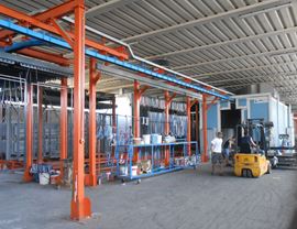 Hangers with a length of 10,000 mm in the piece loading / unloading area