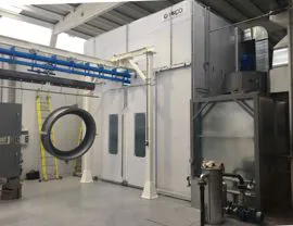 Cabina di verniciatura pressurizzata con porte scorrevoli automatiche e filtrazione ad acqua